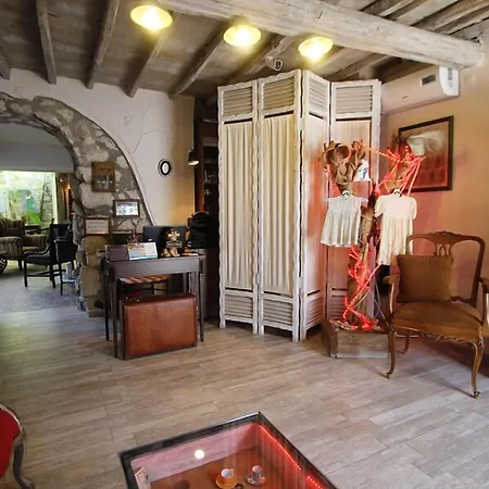 Gold Harmoni Bed and Breakfast *