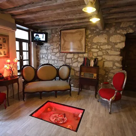 Gold Harmoni Bed and Breakfast